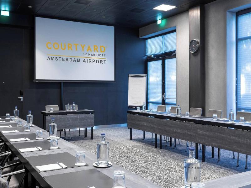 Courtyard Amsterdam Airport image