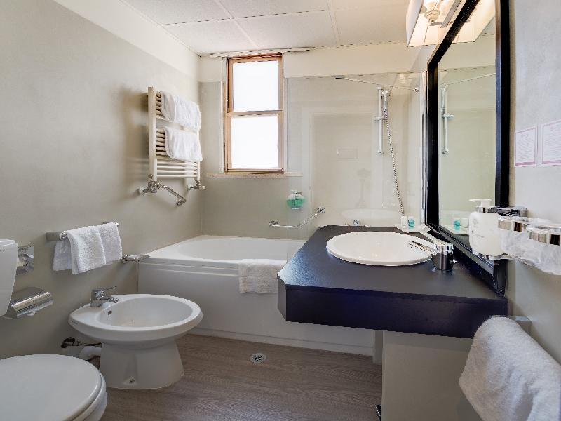 Best Western Plus CHC Florence image