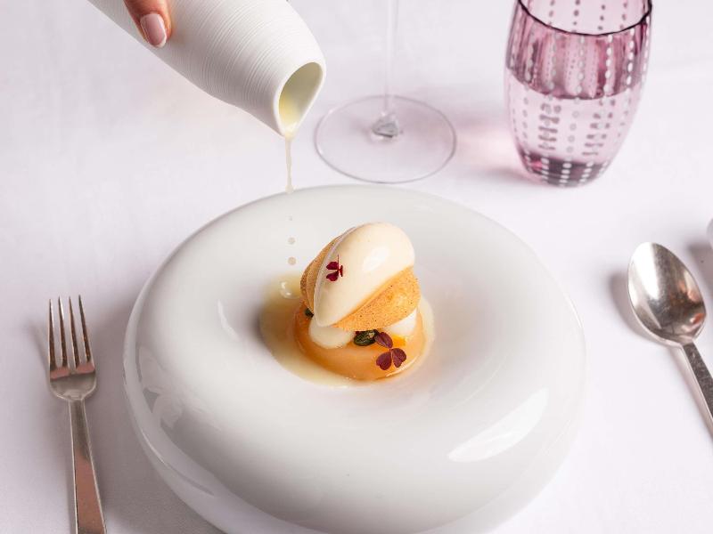 Le Royal Monceau Raffles Paris image
