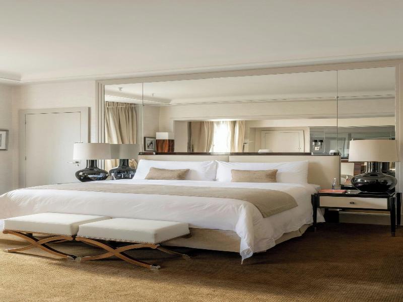 Prince De Galles, A Luxury Collection Hotel image