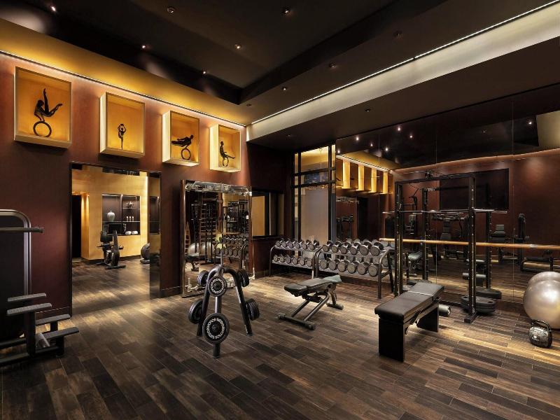 Prince De Galles, A Luxury Collection Hotel image