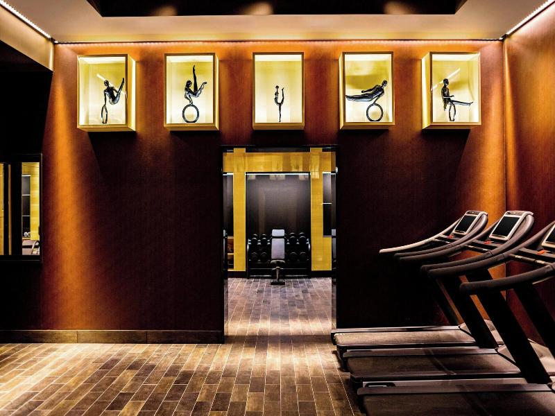 Prince De Galles, A Luxury Collection Hotel image