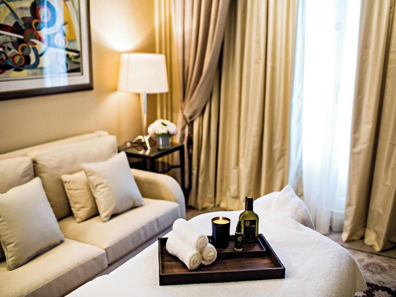 Prince De Galles, A Luxury Collection Hotel image