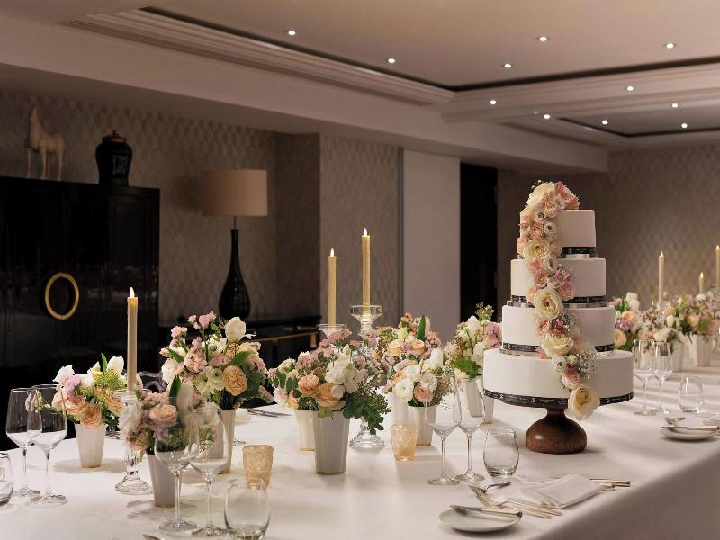 Prince De Galles, A Luxury Collection Hotel image