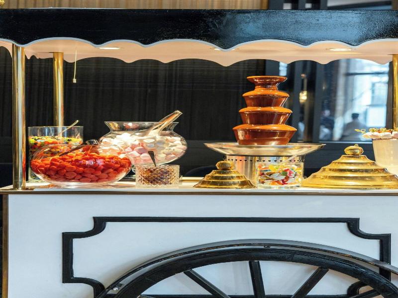Prince De Galles, A Luxury Collection Hotel image