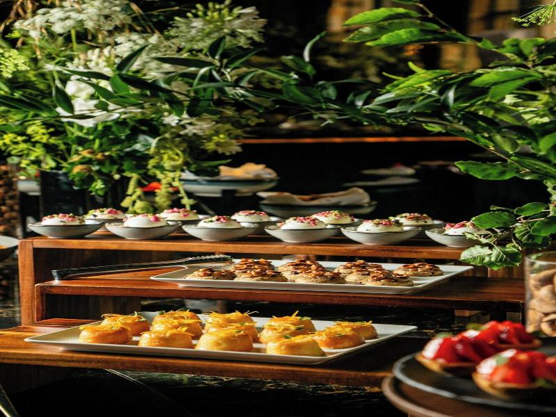 Prince De Galles, A Luxury Collection Hotel image
