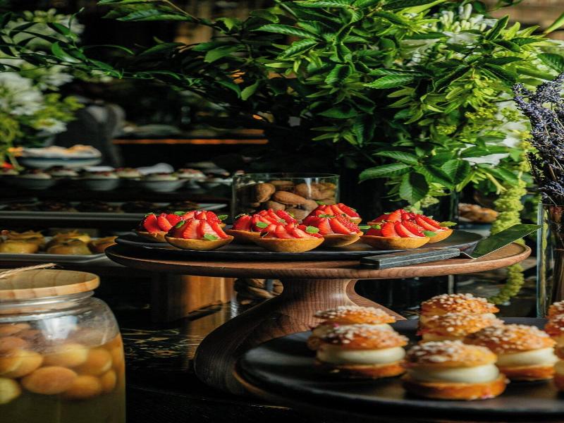 Prince De Galles, A Luxury Collection Hotel image