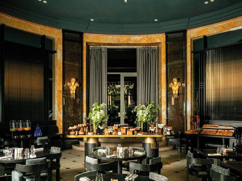 Prince De Galles, A Luxury Collection Hotel image