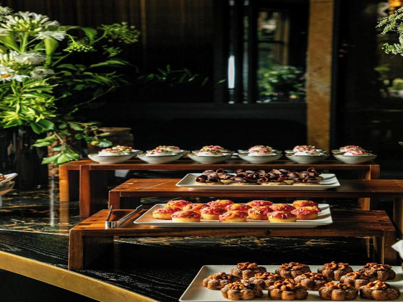 Prince De Galles, A Luxury Collection Hotel image