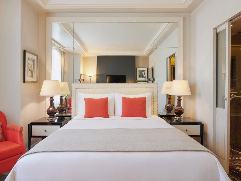 Prince De Galles, A Luxury Collection Hotel image