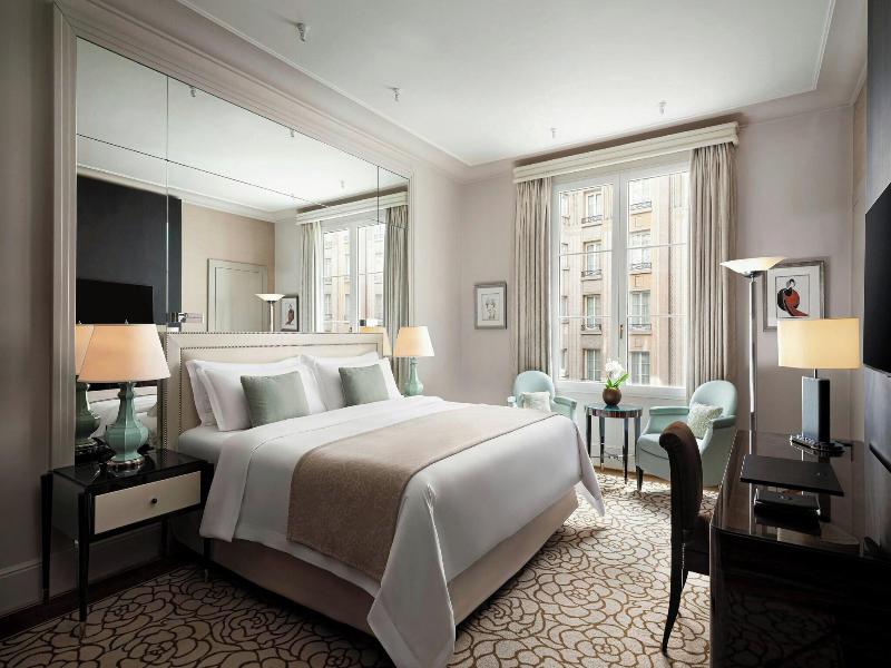 Prince De Galles, A Luxury Collection Hotel image