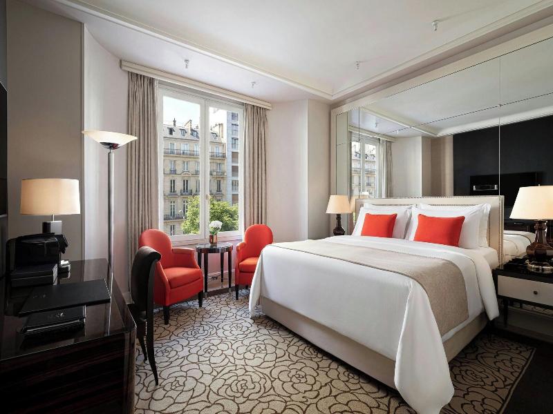Prince De Galles, A Luxury Collection Hotel image