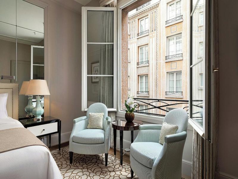 Prince De Galles, A Luxury Collection Hotel image
