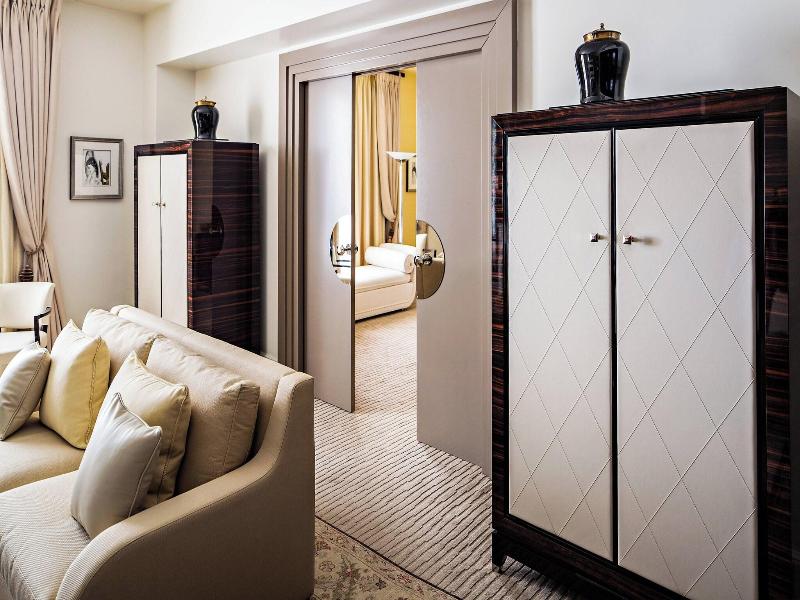Prince De Galles, A Luxury Collection Hotel image