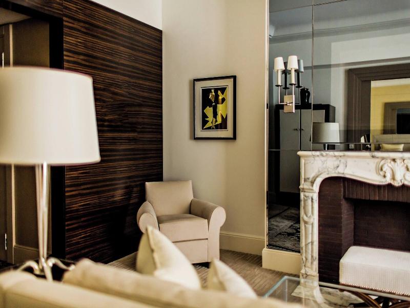 Prince De Galles, A Luxury Collection Hotel image
