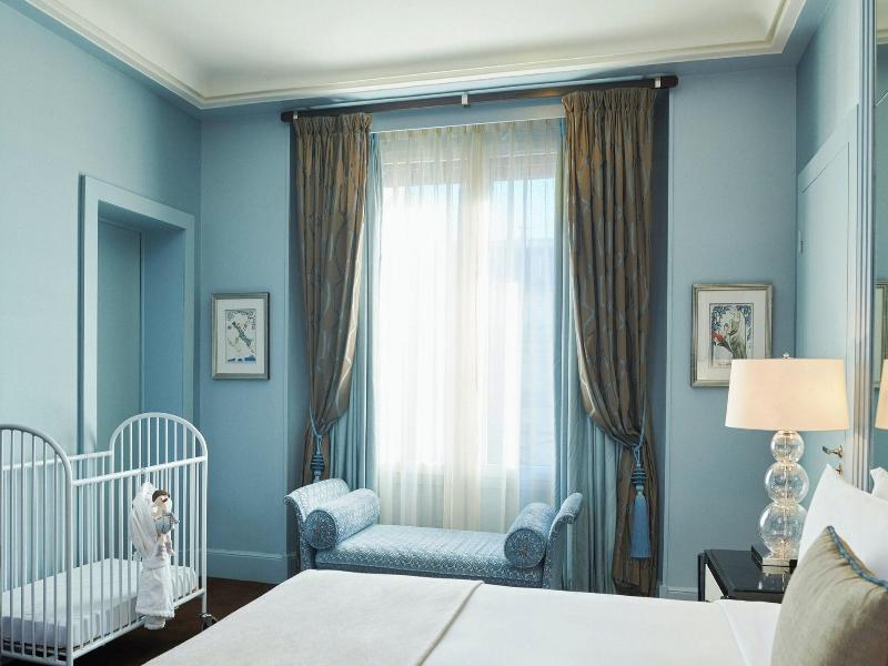 Prince De Galles, A Luxury Collection Hotel image