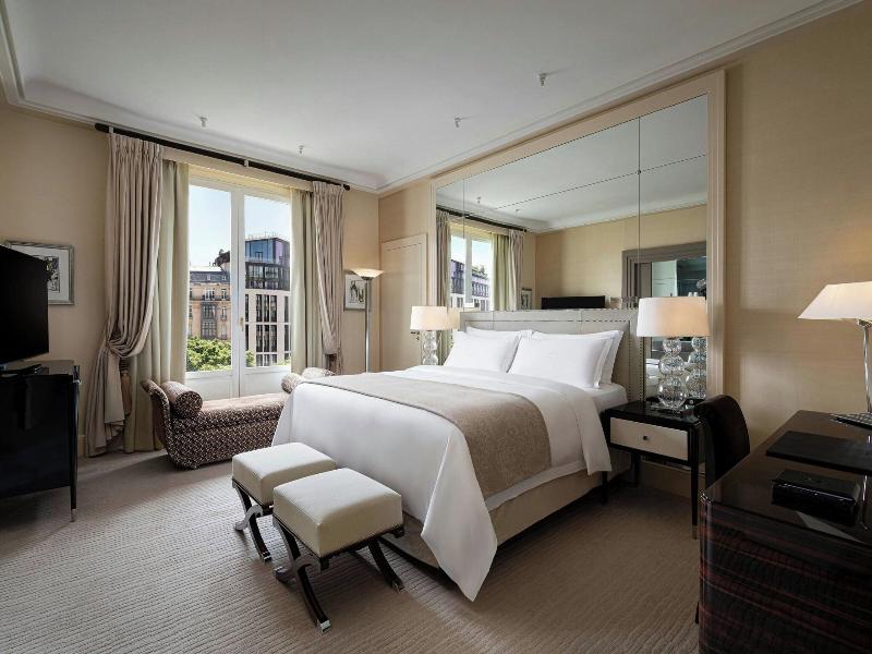 Prince De Galles, A Luxury Collection Hotel image