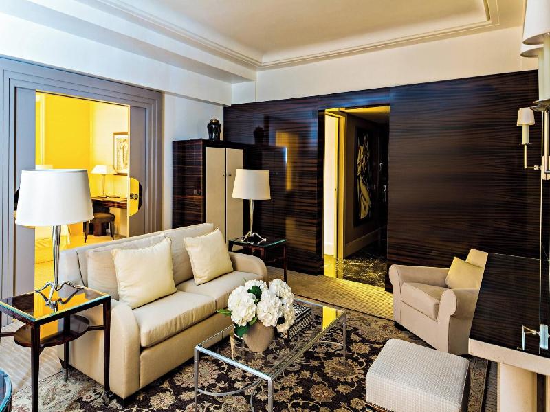 Prince De Galles, A Luxury Collection Hotel image