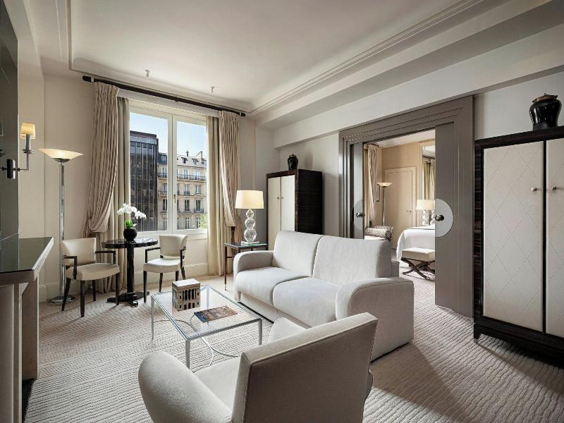 Prince De Galles, A Luxury Collection Hotel image