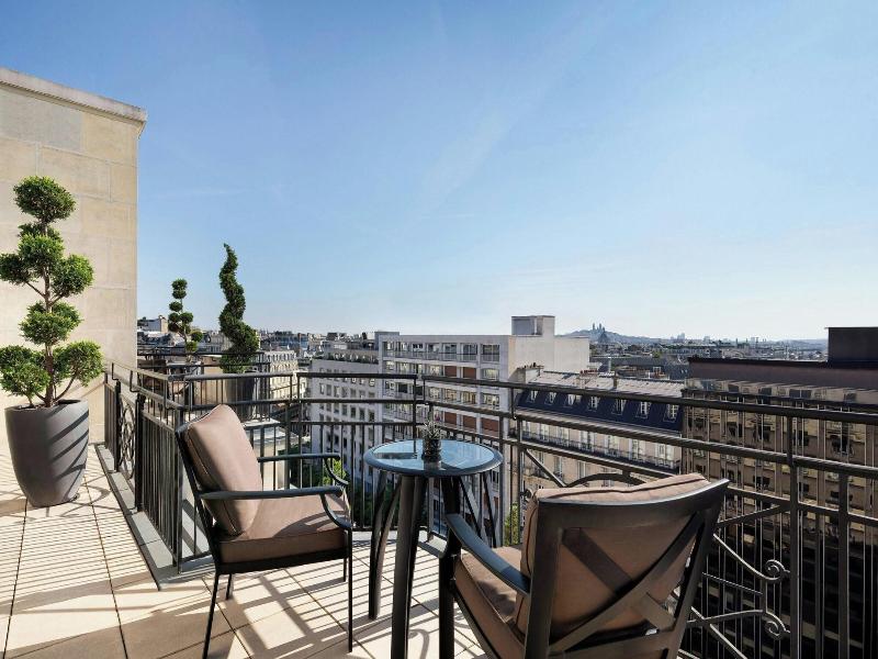 Prince De Galles, A Luxury Collection Hotel image