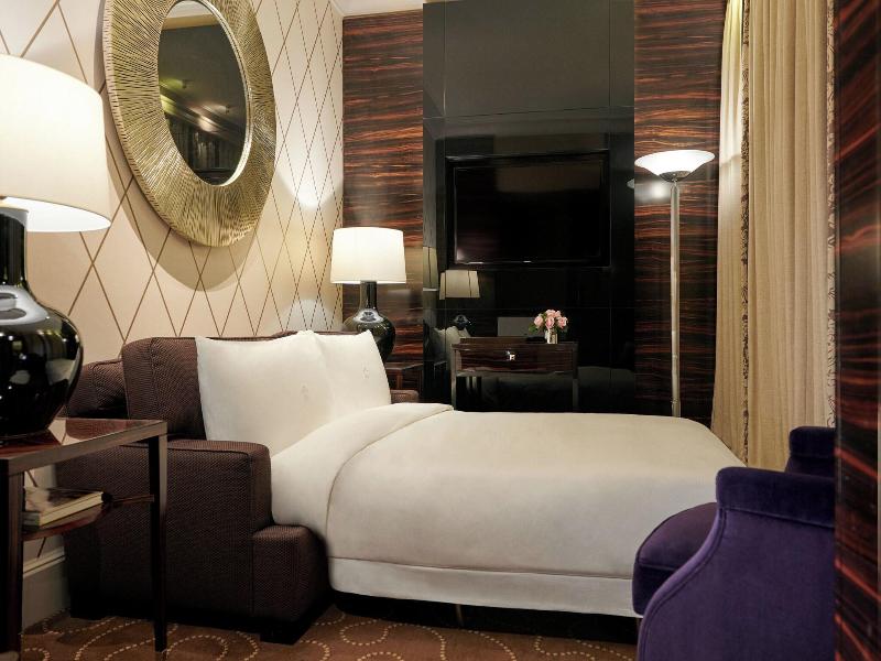 Prince De Galles, A Luxury Collection Hotel image
