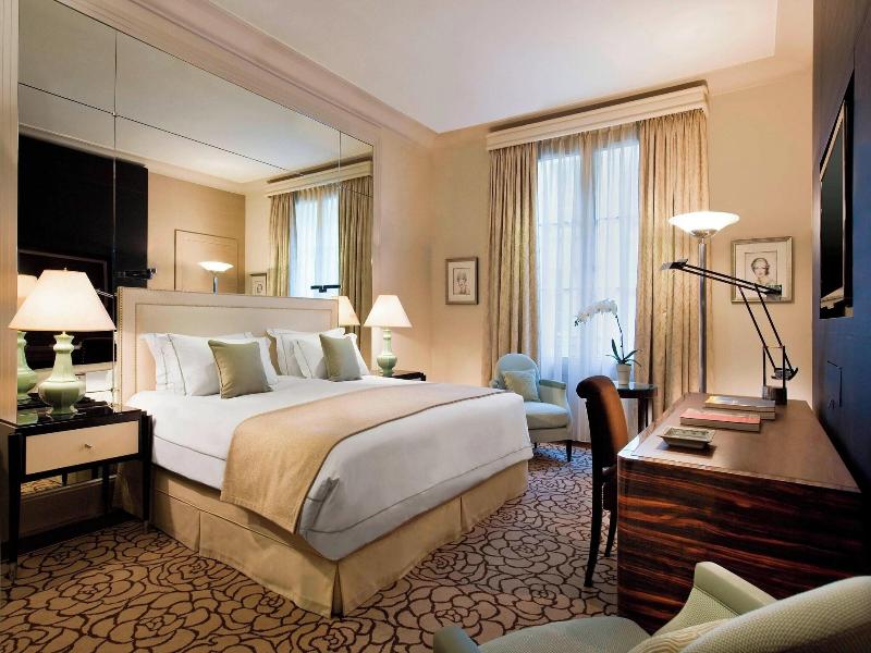 Prince De Galles, A Luxury Collection Hotel image