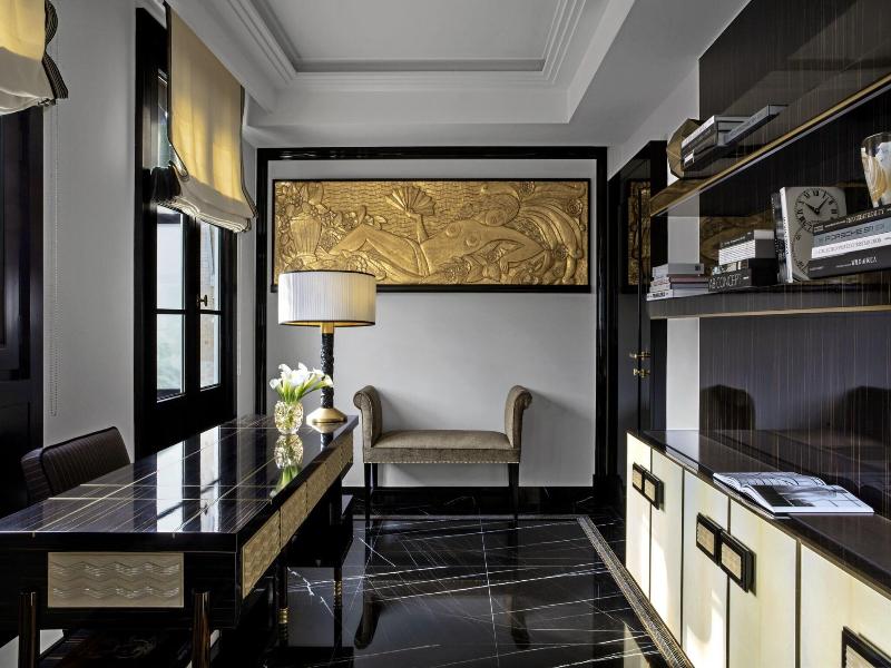 Prince De Galles, A Luxury Collection Hotel image