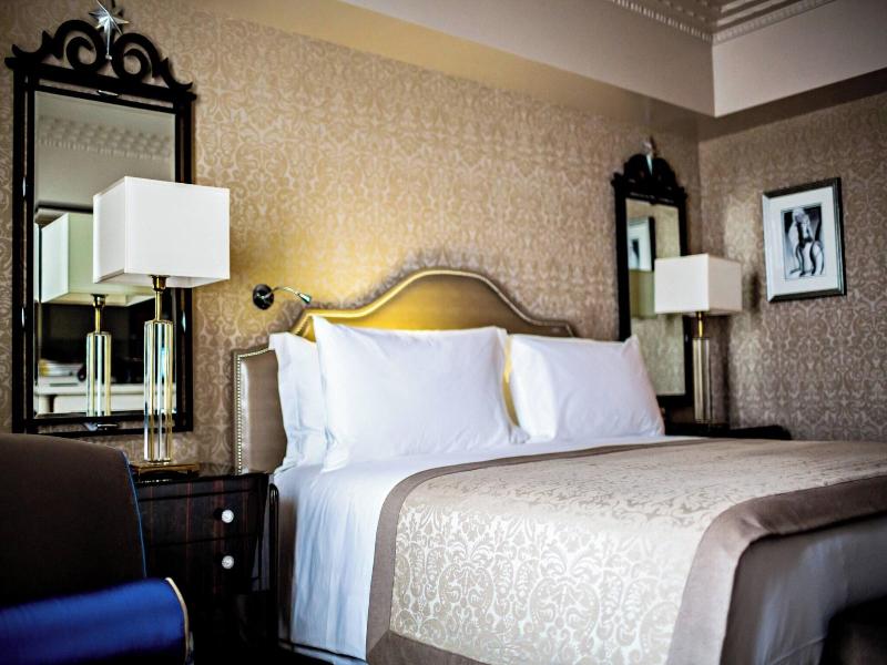 Prince De Galles, A Luxury Collection Hotel image