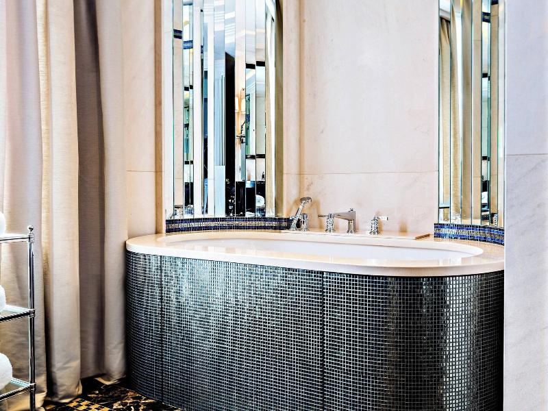 Prince De Galles, A Luxury Collection Hotel image
