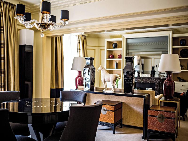Prince De Galles, A Luxury Collection Hotel image