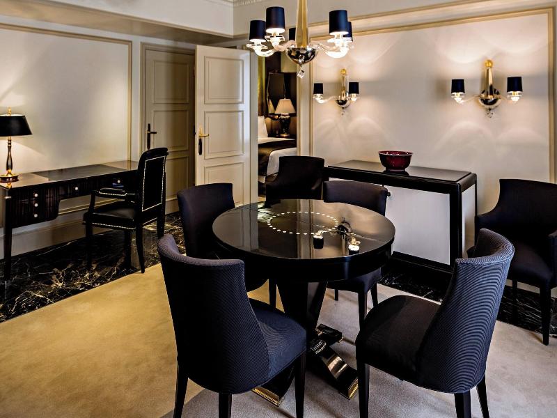 Prince De Galles, A Luxury Collection Hotel image