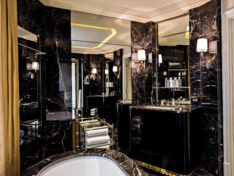 Prince De Galles, A Luxury Collection Hotel image