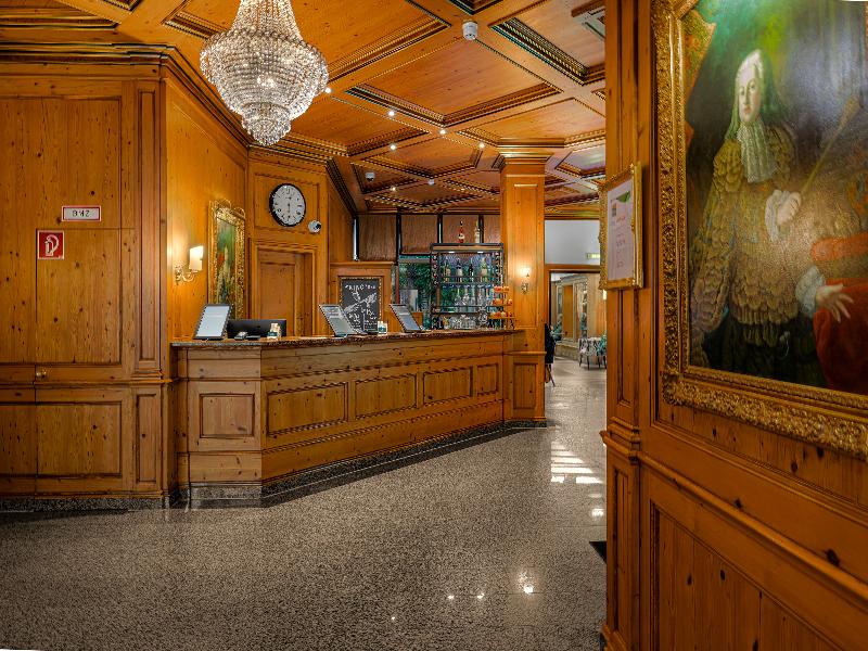 King's Hotel Center Superior image