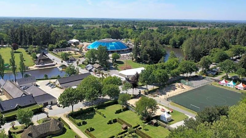 Des Ormes  image