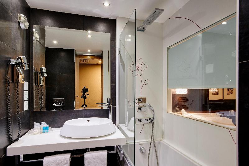Hotel Des Grands Voyageurs image