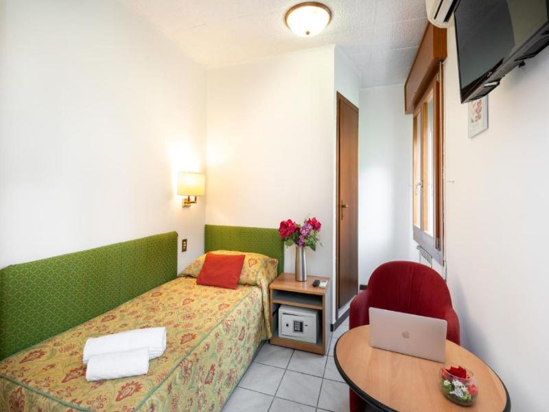 Camelia Rooms Venice image