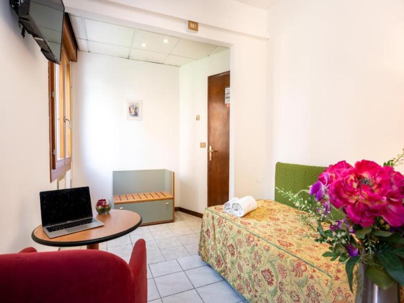 Camelia Rooms Venice image