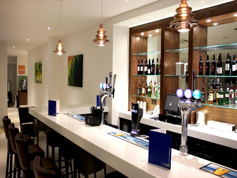 Holiday Inn Express Wakefield image