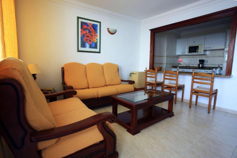 LABRANDA Los Cocoteros Apartments