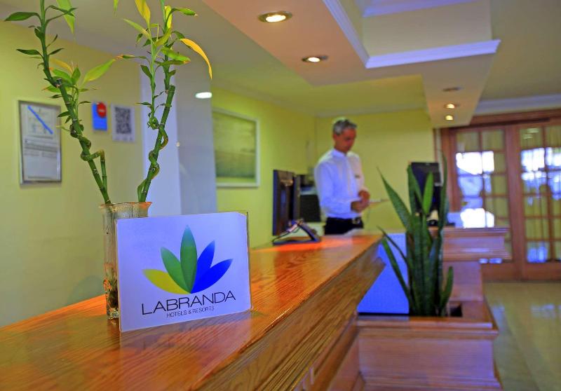 LABRANDA Los Cocoteros Apartments