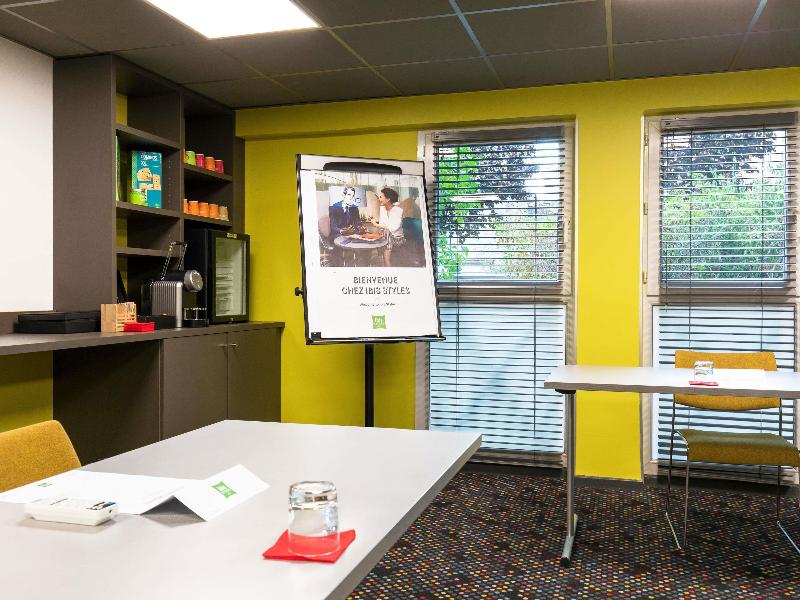 Ibis Styles Lyon Confluence image