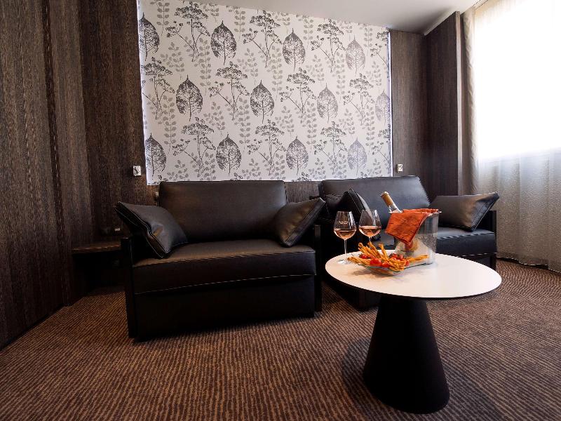 Best Western Premier Le Patio des Artistes image