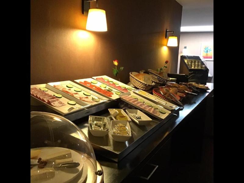 New Hotel Charlemagne image