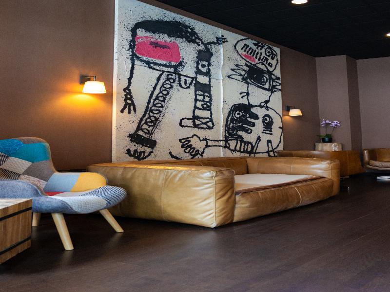 NEW HOTEL CHARLEMAGNE image