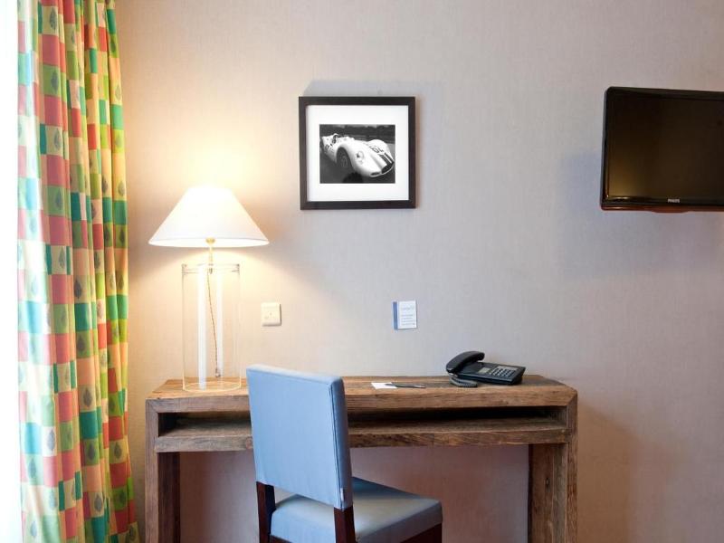 NEW HOTEL CHARLEMAGNE image