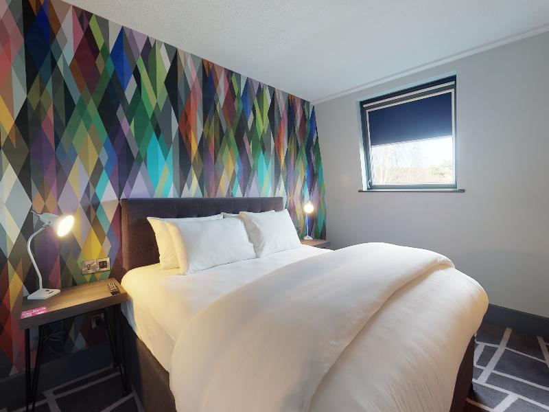 Village Hotel Bracknell image