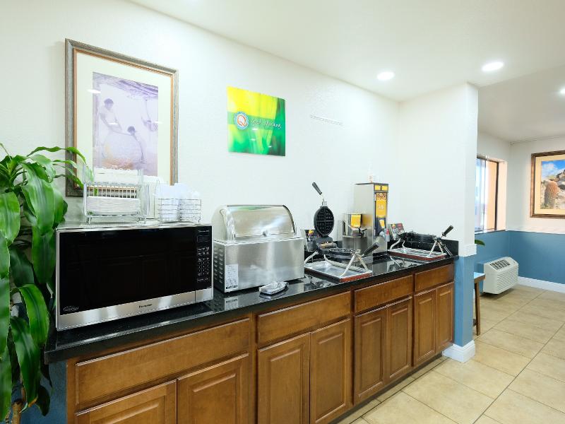 Quality Inn Holbrook Near Petrified Forest image