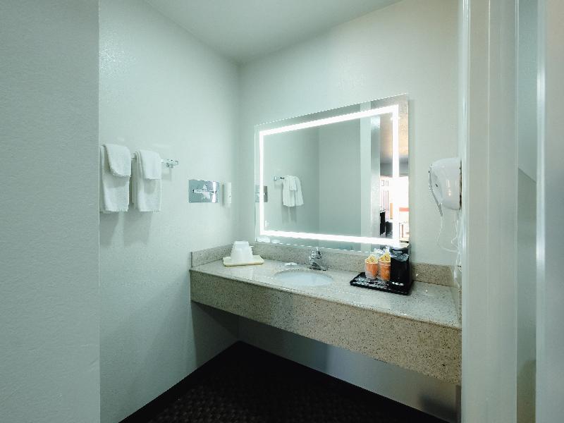 Quality Inn Holbrook Near Petrified Forest image