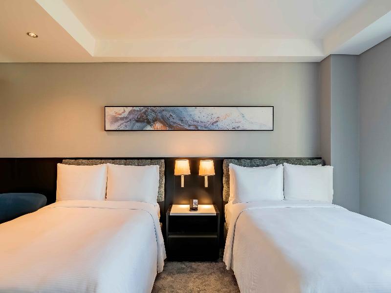 DOUBLE Accessible Two Double beds