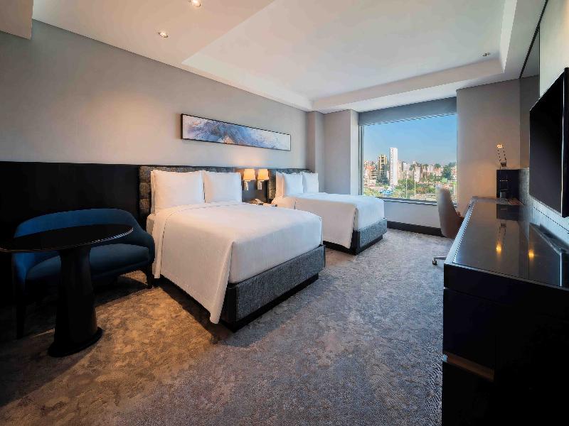 DOUBLE Accessible Two Double beds — photo 6